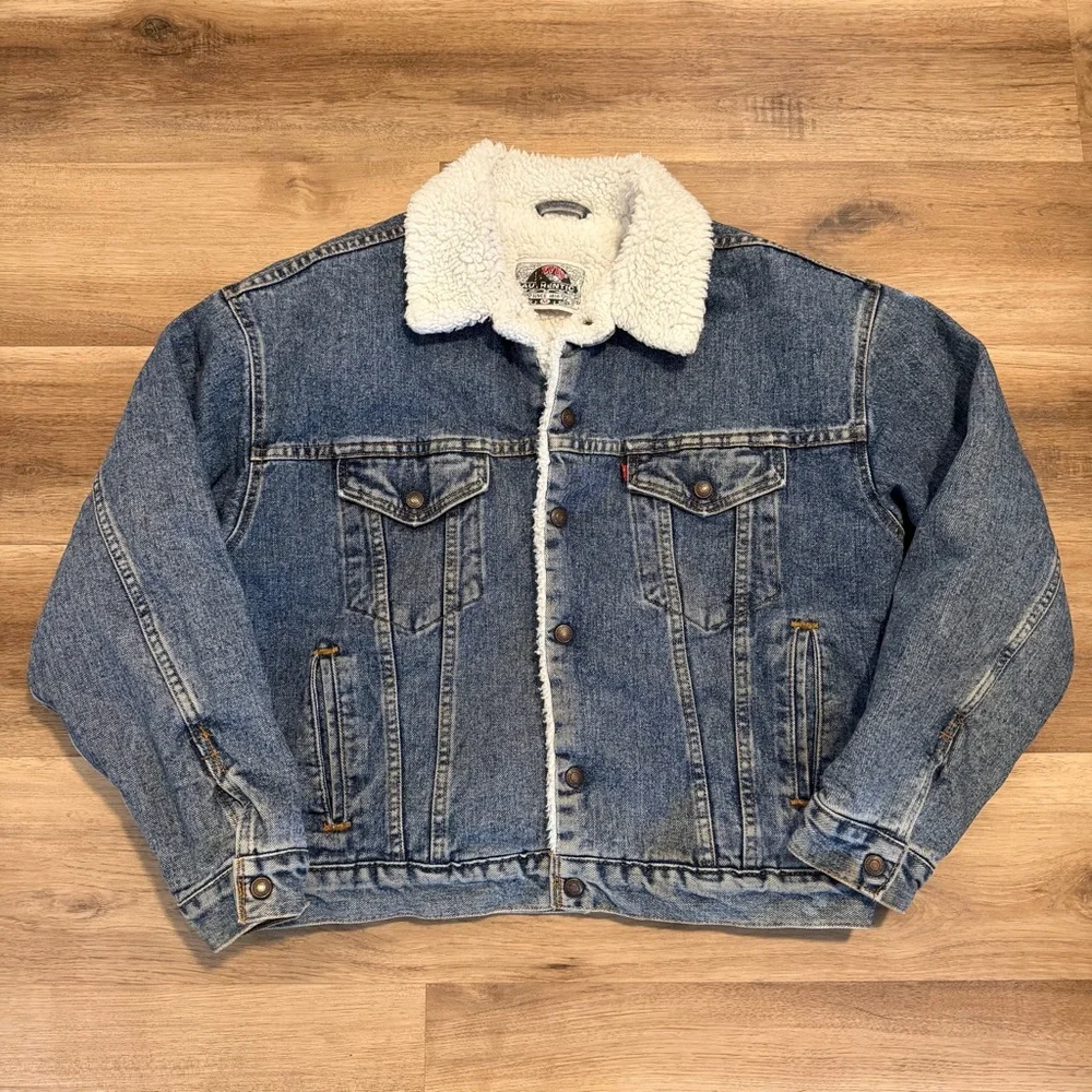 Vintage Levi’s Sherpa Lined Denim Trucker Jacket Mens M blue USA made western
